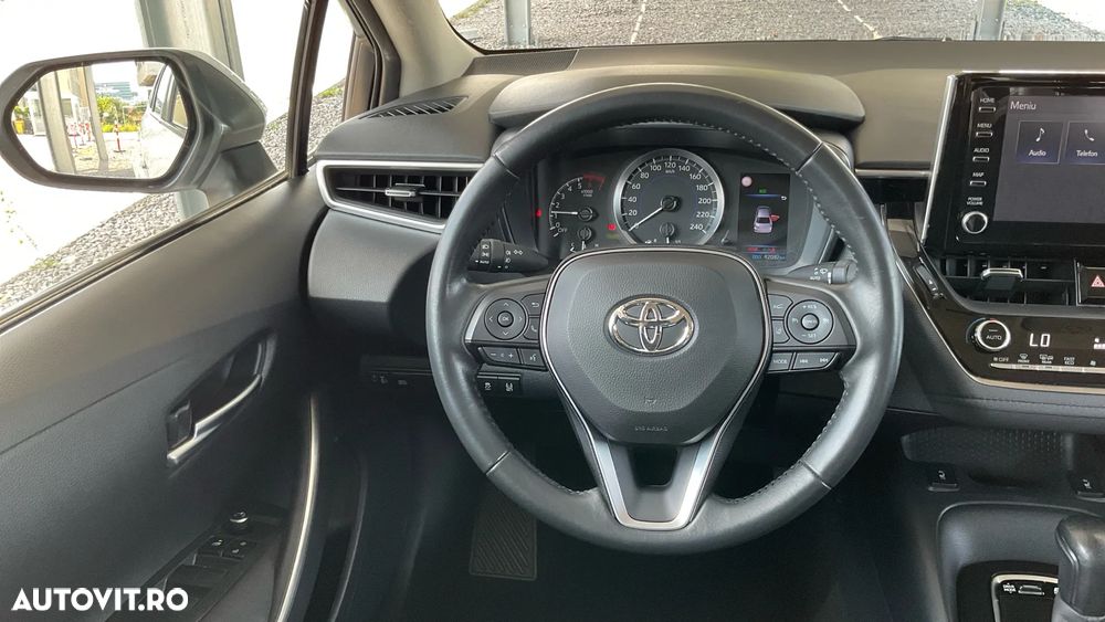 Toyota Corolla 1.8 HSD Business - 17