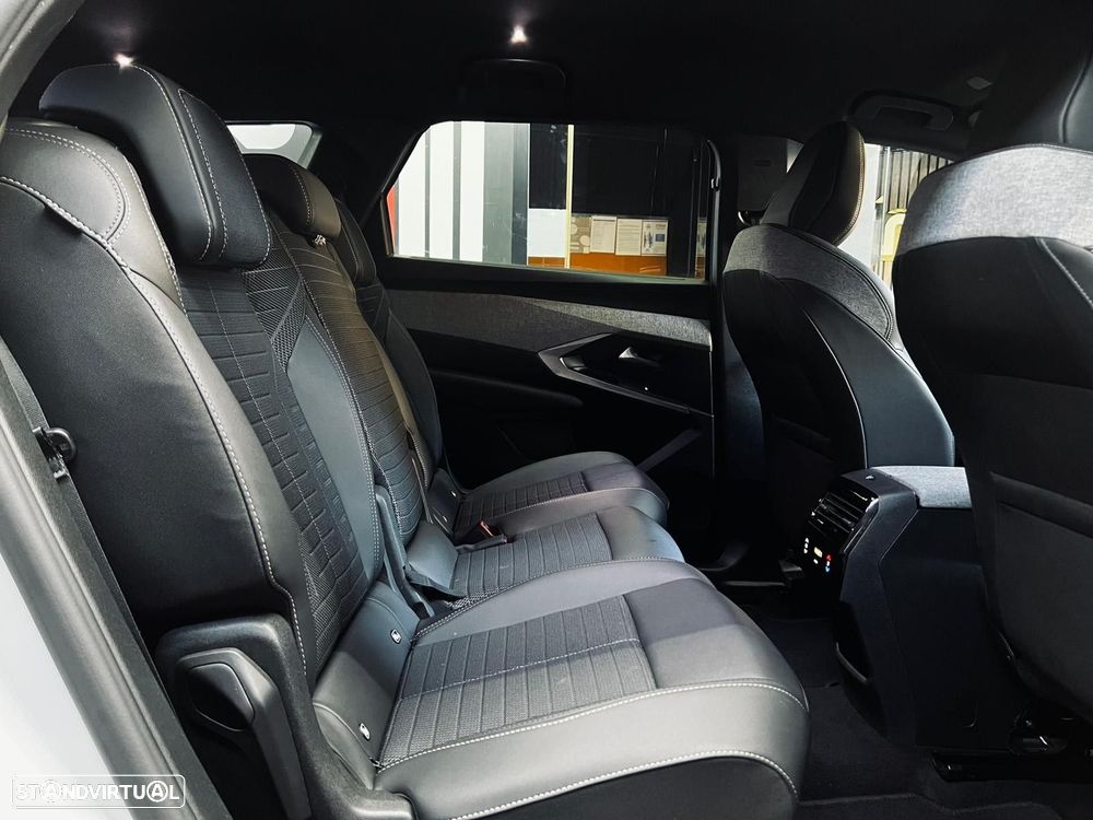 Peugeot 5008 1.2 Hybrid Allure e-DCS6 - 44