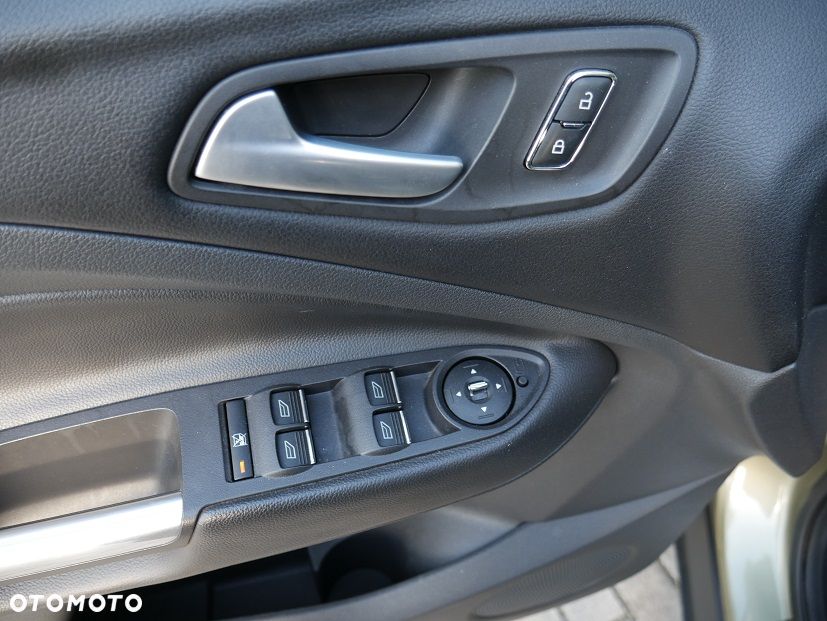 Ford Kuga 2.0 TDCi 4x4 Titanium - 21