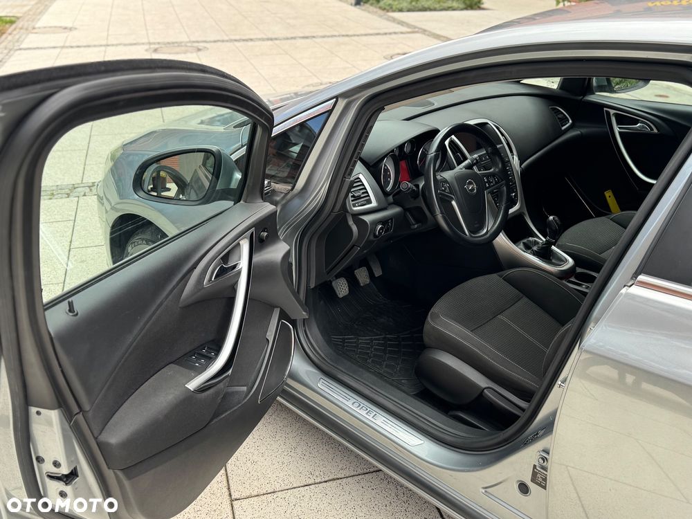 Opel Astra 1.4 T Enjoy - 9
