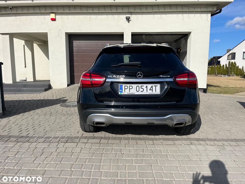 Mercedes-Benz GLA 220 4-Matic - 9