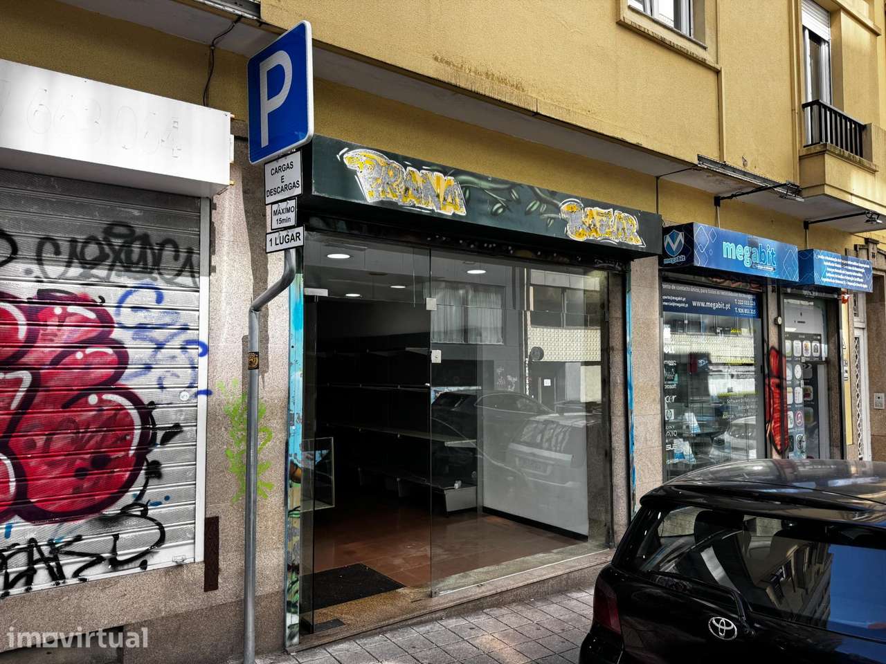 Espaço Comercial 2 Pisos no Centro do Porto junto a Santa Catarina - Grande imagem: 2/11