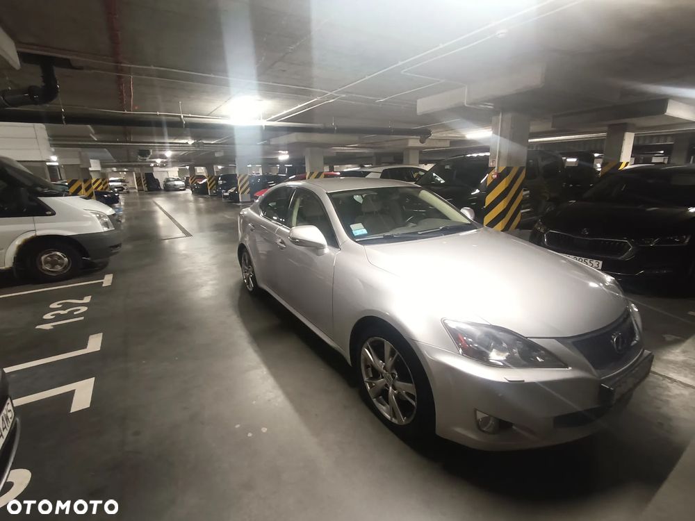 Lexus IS 220 D Prestige - 9