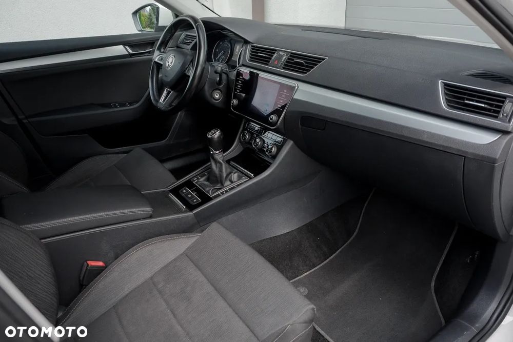 Skoda Superb 1.6 TDI Ambition - 32