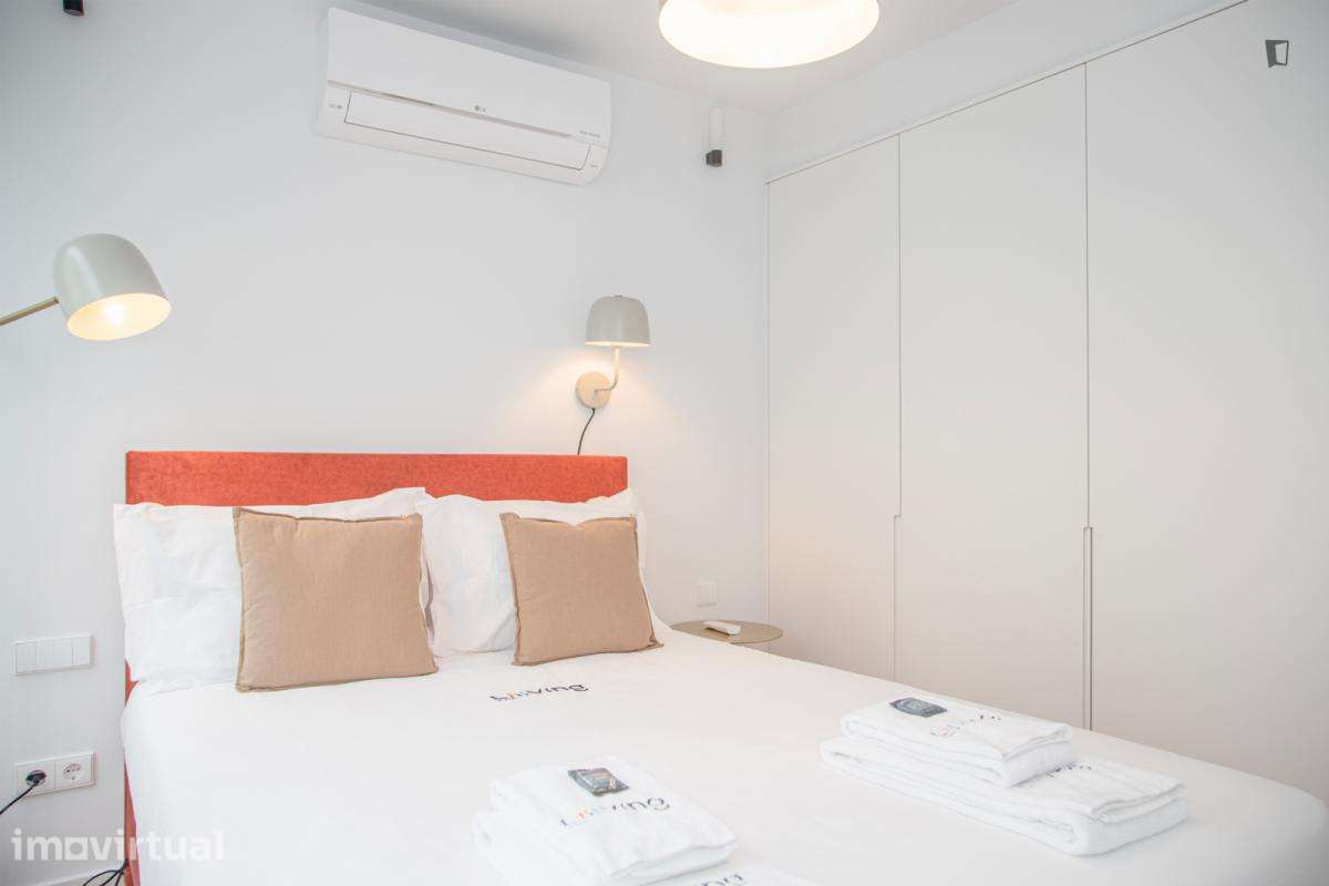 Apartamento com 2 quartos - localizado em Santo Ildefonso Porto - Grande imagem: 2/34