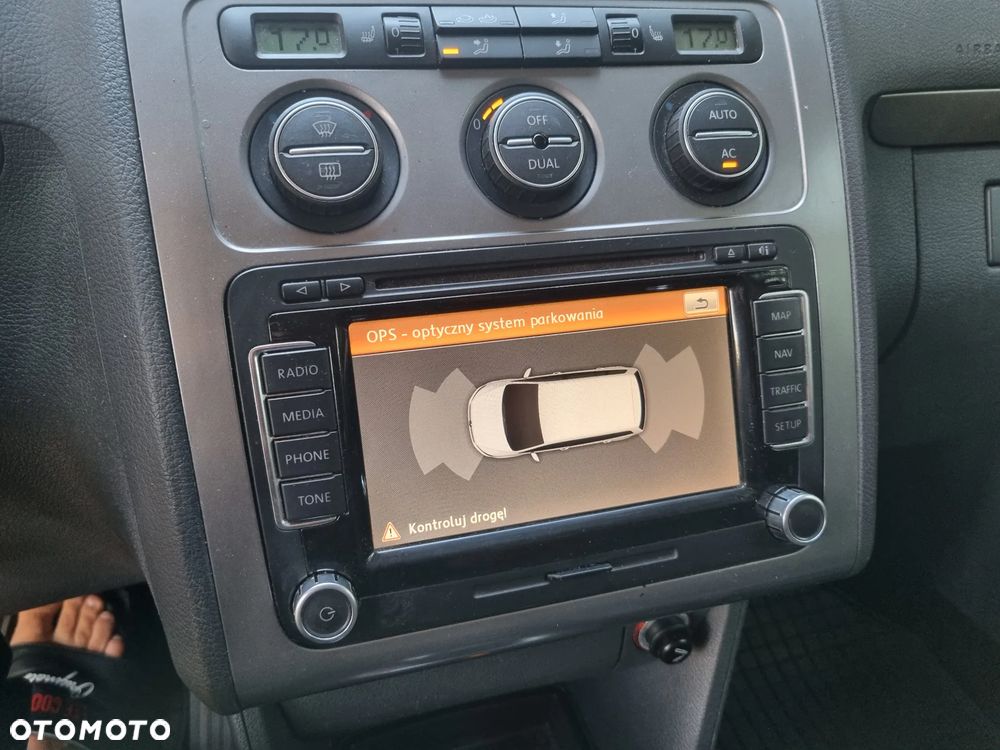 Volkswagen Touran 2.0 TDI DPF Highline DSG - 15