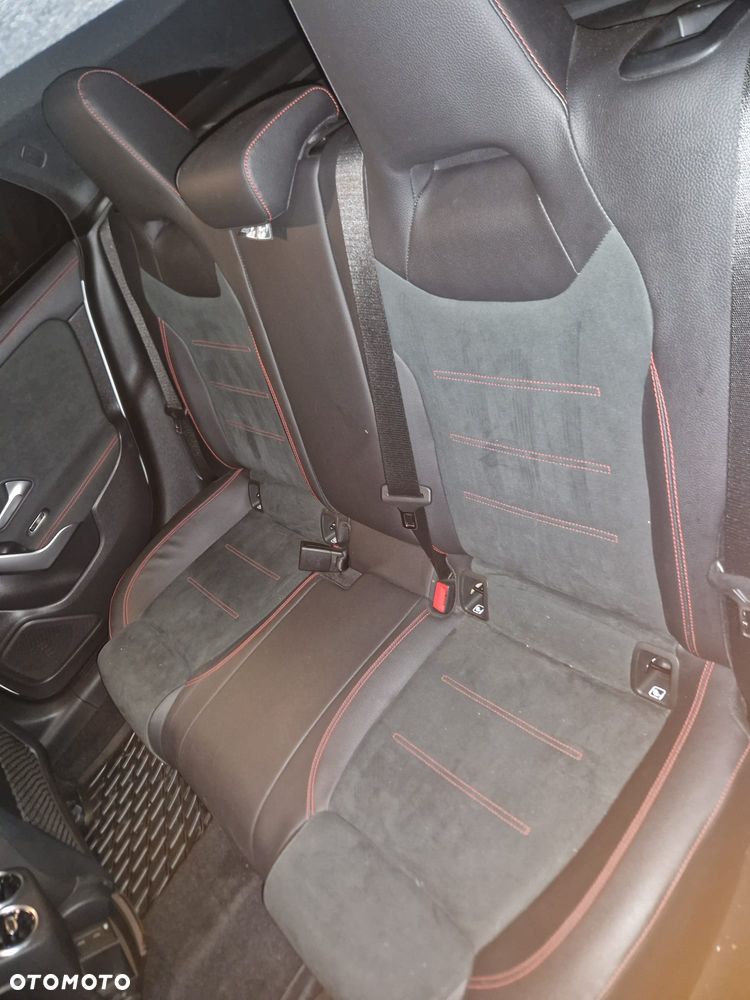 Mercedes-Benz CLA 220 4-Matic AMG Line 7G-DCT - 14