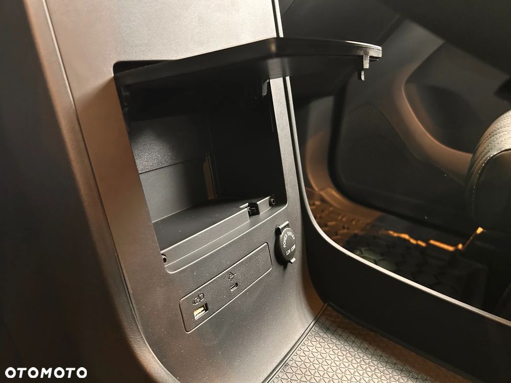 Forthing V-Tour U-Tour V9 / 1.5T HEV E-CVT - 20