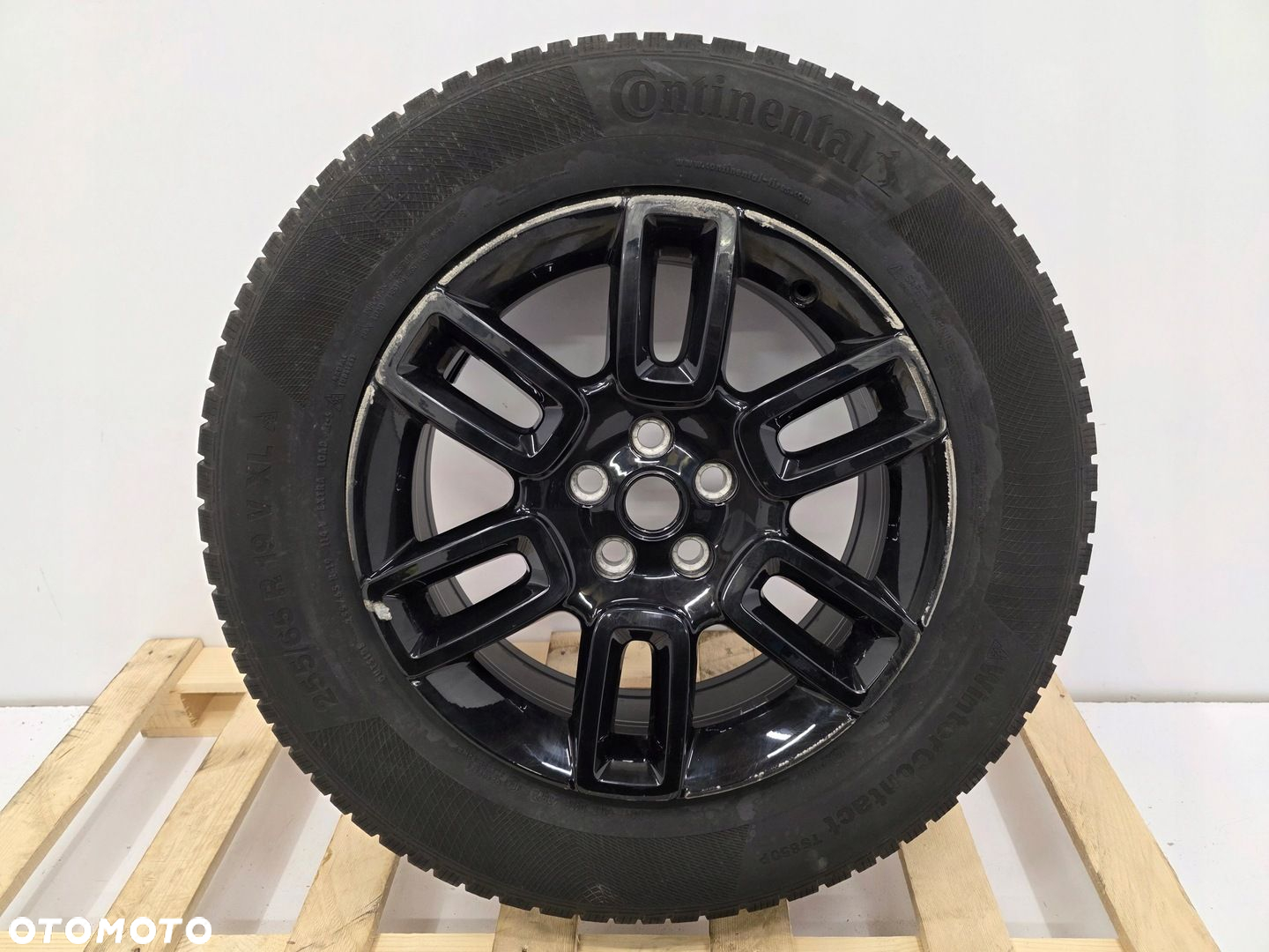 OPONA ZIMOWA CONTINENTAL WINTERCONTACT TS 850P 255/65R19 V XL 114V - 2