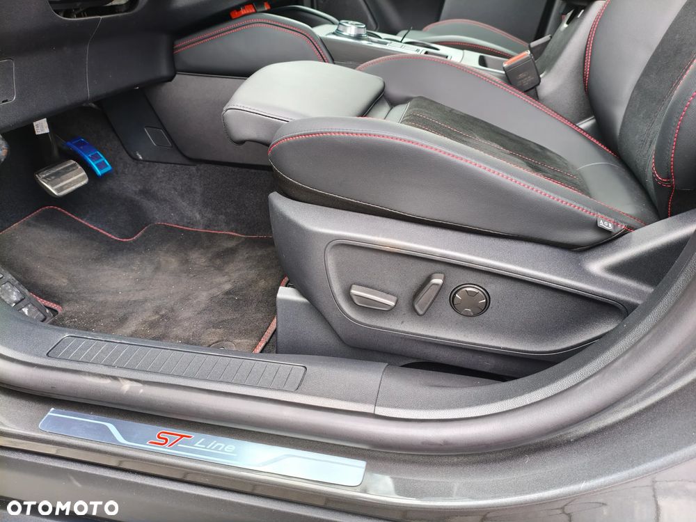 Ford Kuga 2.5 FHEV FWD ST-Line X - 20