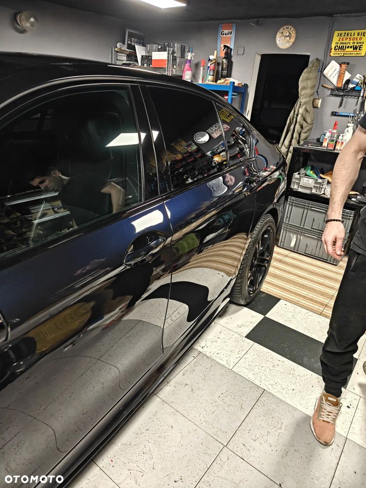 BMW Seria 5 520d - 29