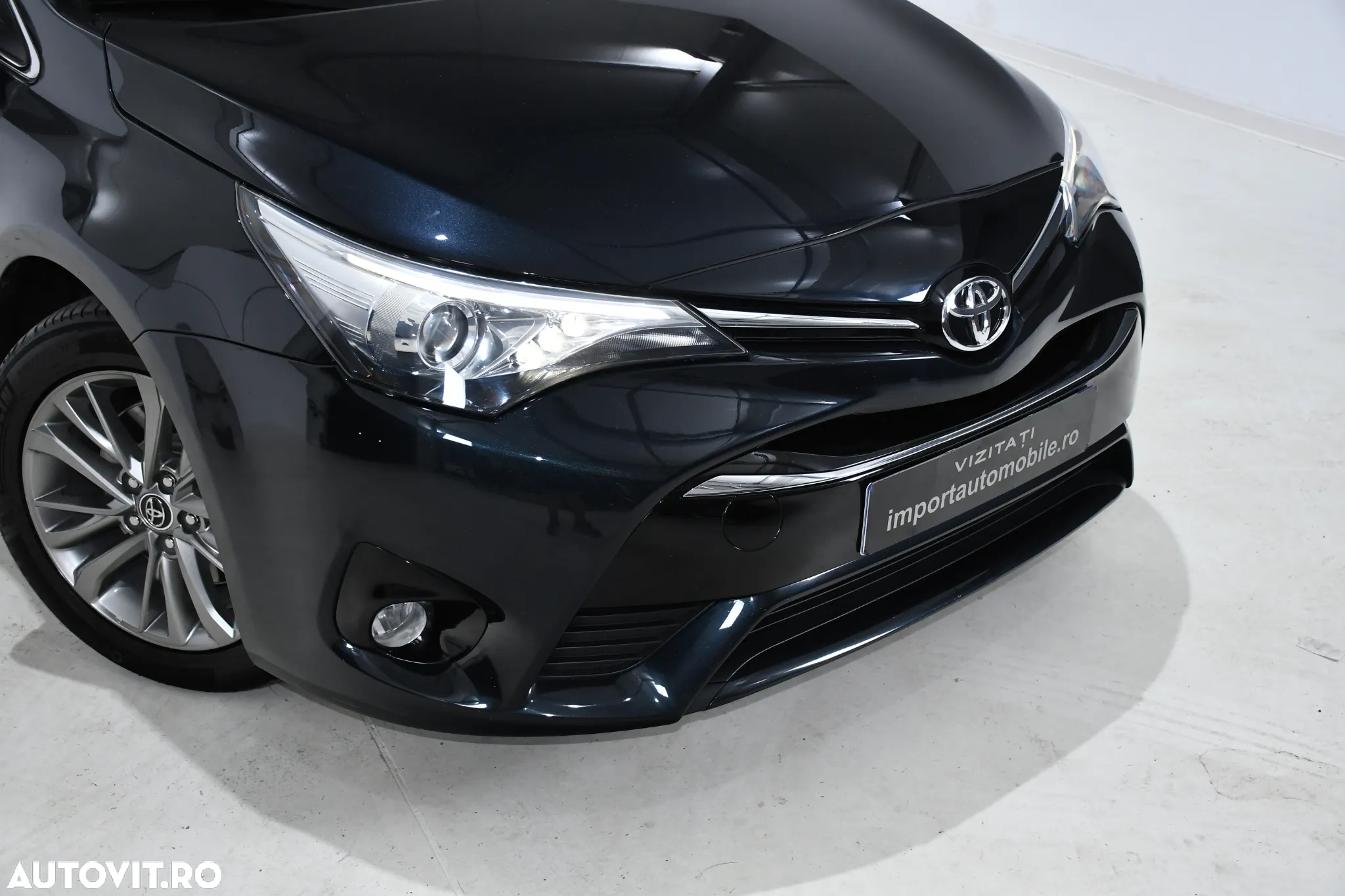 Toyota Avensis 2.0 D-4D Executive - 21