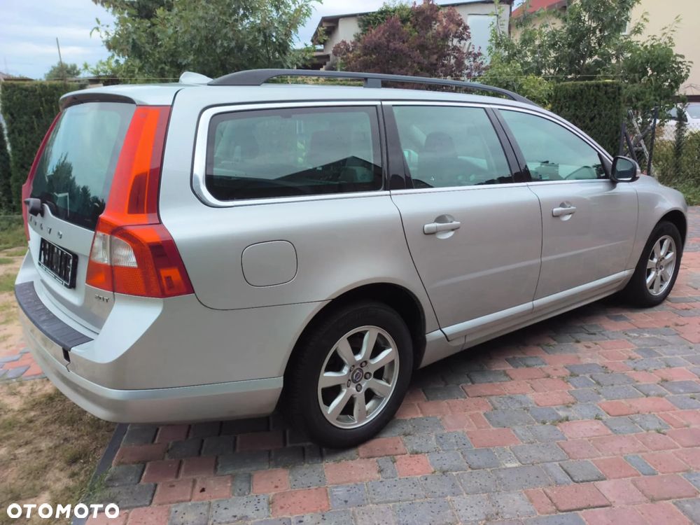 Volvo V70 2.0T Kinetic - 4