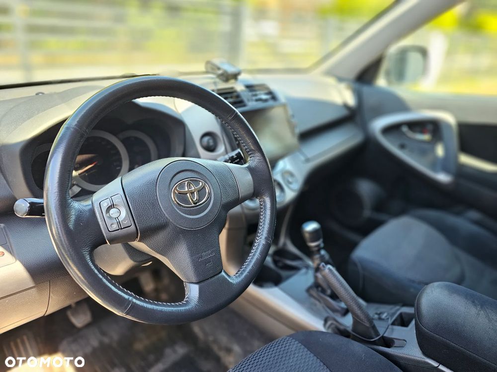 Toyota RAV4 2.2 D-4D Sol - 9