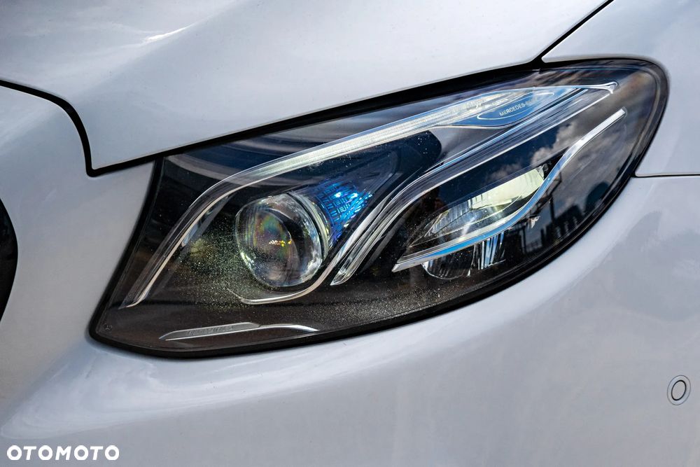 Mercedes-Benz Klasa E 220 d Coupe 4-Matic 9G-TRONIC - 15