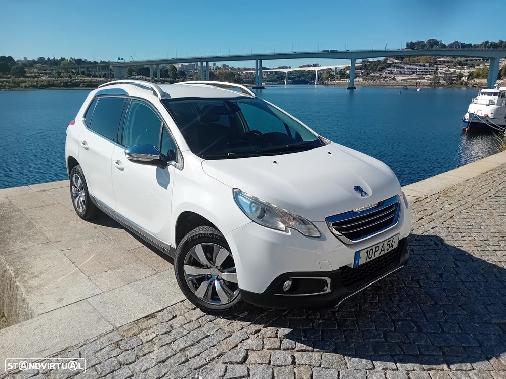 Peugeot 2008 1.2 PureTech Allure - 24