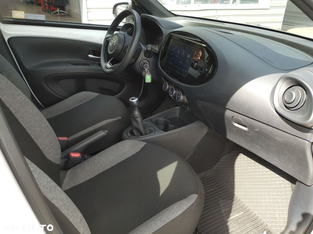 Toyota Aygo X - 10