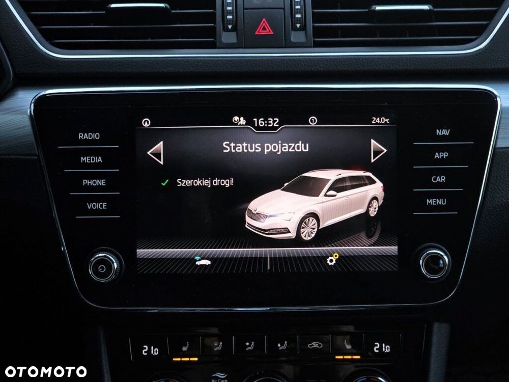 Skoda Superb 2.0 TDI SCR Ambition DSG - 32
