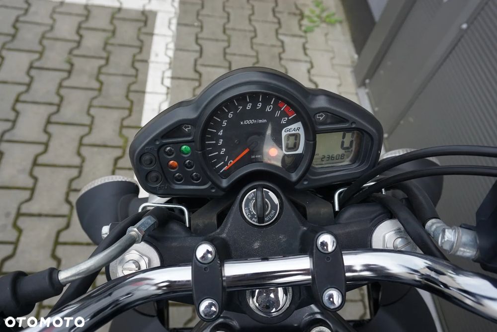 Suzuki Gladius - 15