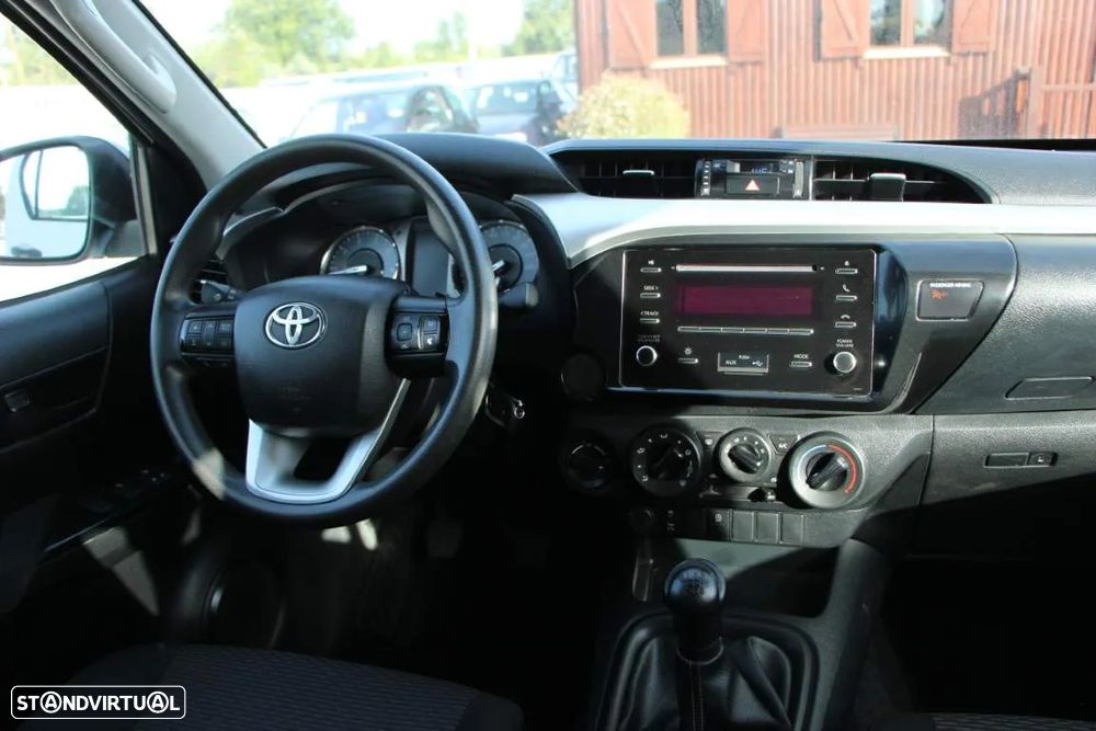 Toyota Hilux 2.4 D-4D 4WD CD CH - 2
