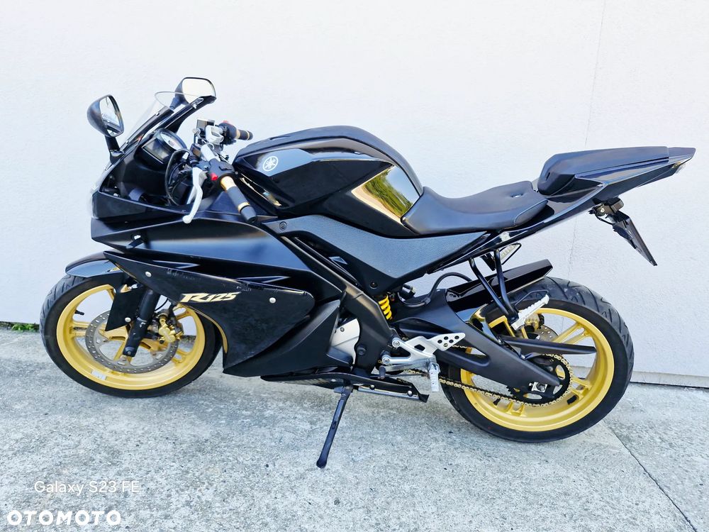 Yamaha YZF - 19
