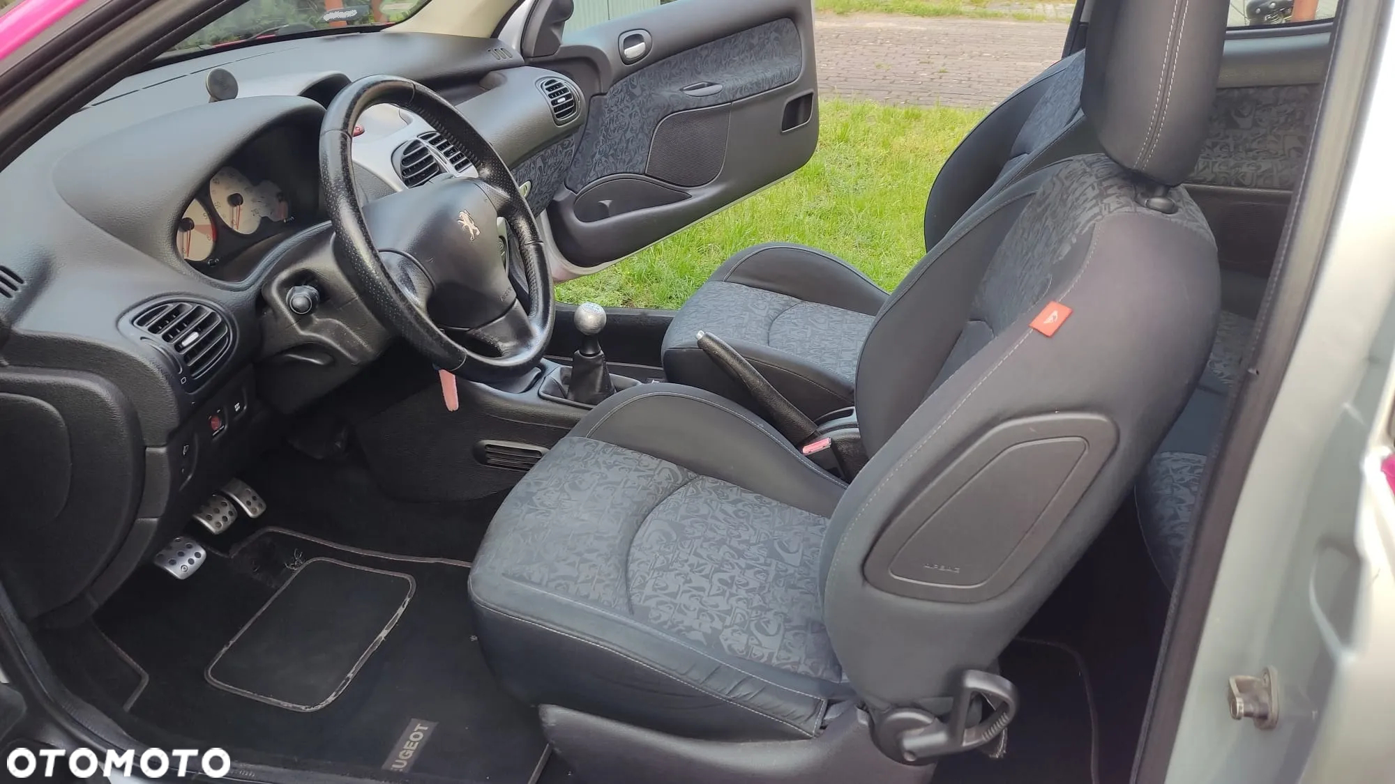 Peugeot 206 - 24