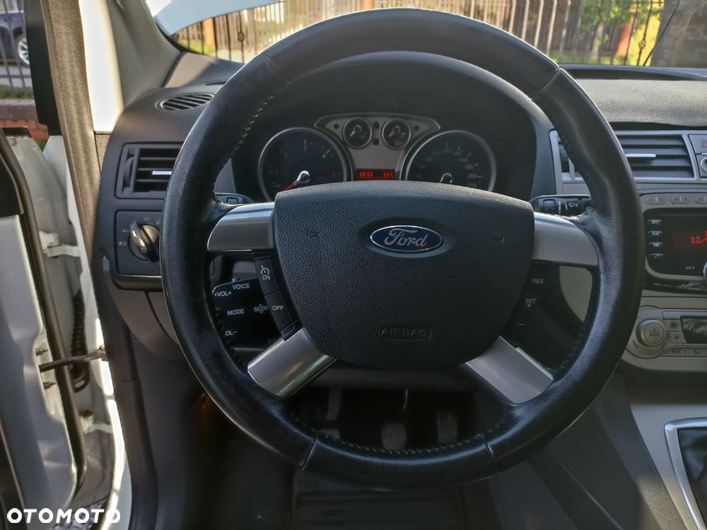 Ford Kuga 2.0 TDCi 4x4 Titanium - 19