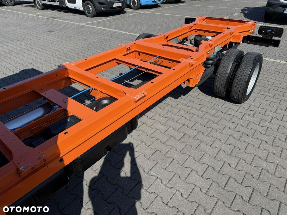 Mercedes-Benz Sprinter - 4