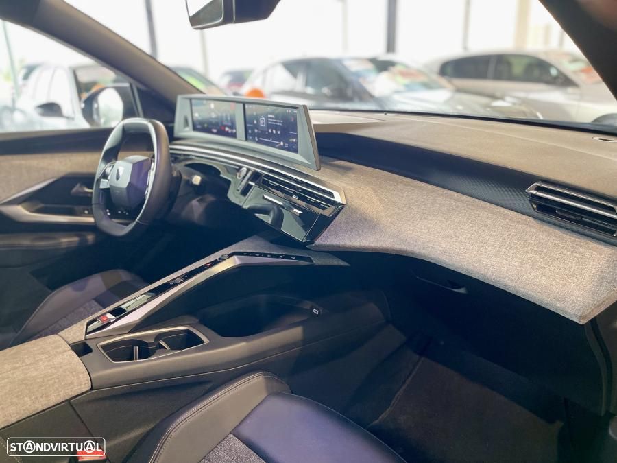 Peugeot 5008 1.2 Hybrid Allure e-DCS6 - 31