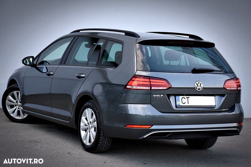 Volkswagen Golf - 6