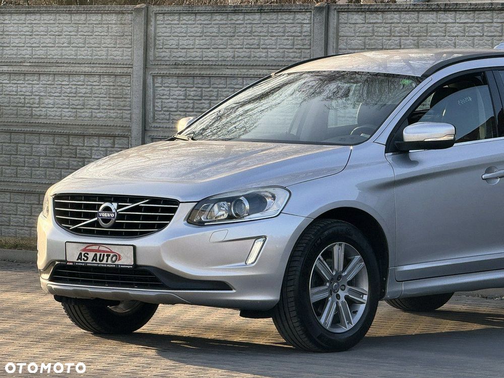 Volvo XC 60 D4 Momentum Pro - 22
