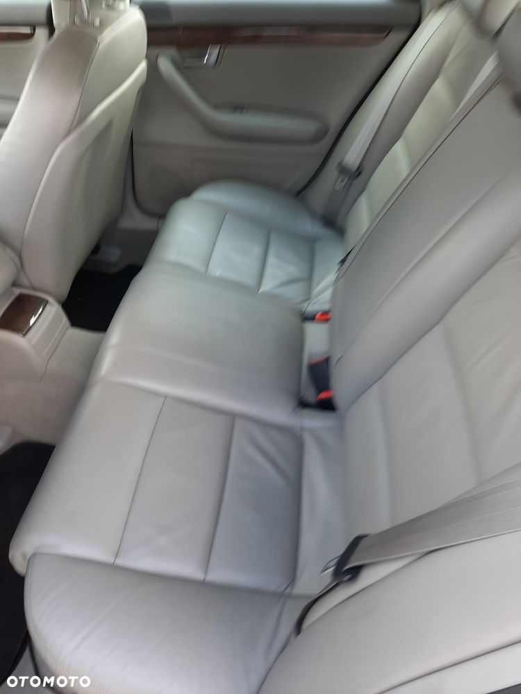 Audi A4 Limousine 2.0T FSI Quattro - 9