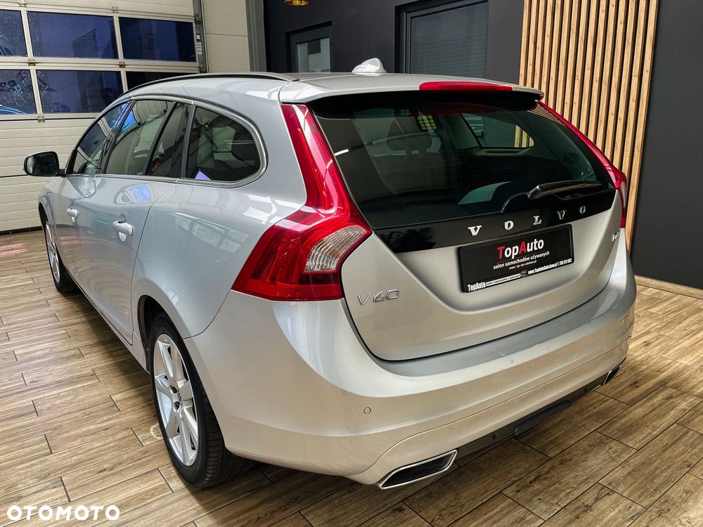 Volvo V60 D4 Geartronic Momentum - 11