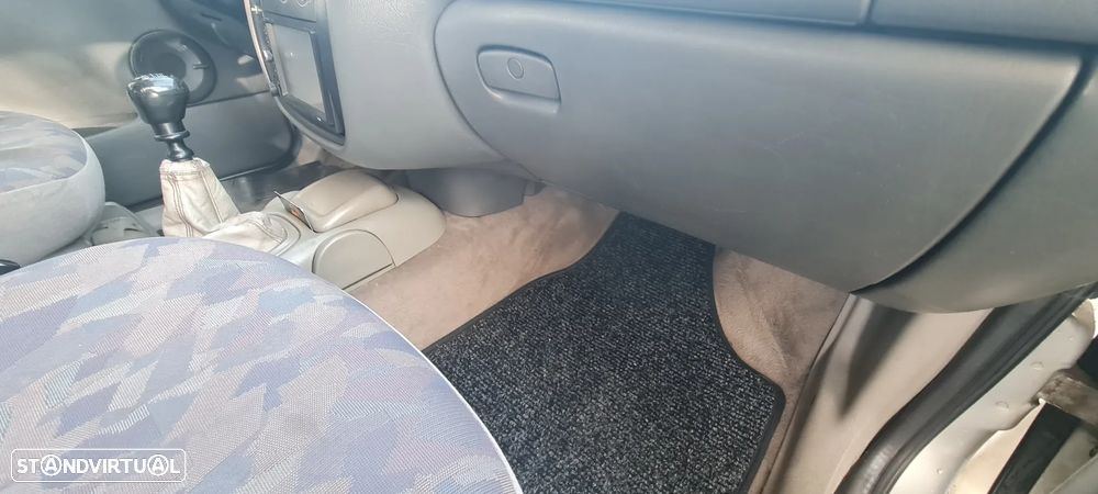 Ford Galaxy 1.9 TD - 10