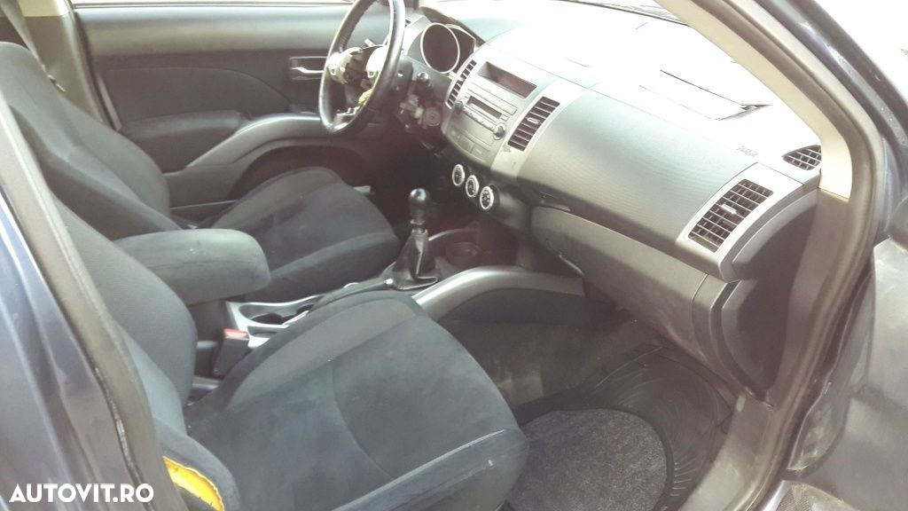 Dezmembrari Mitsubishi Outlander 2.0 - 4