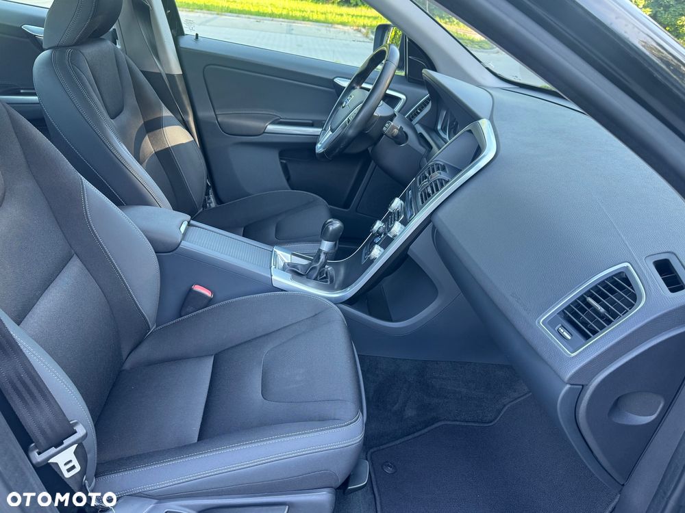 Volvo XC 60 D3 Edition Pro - 12