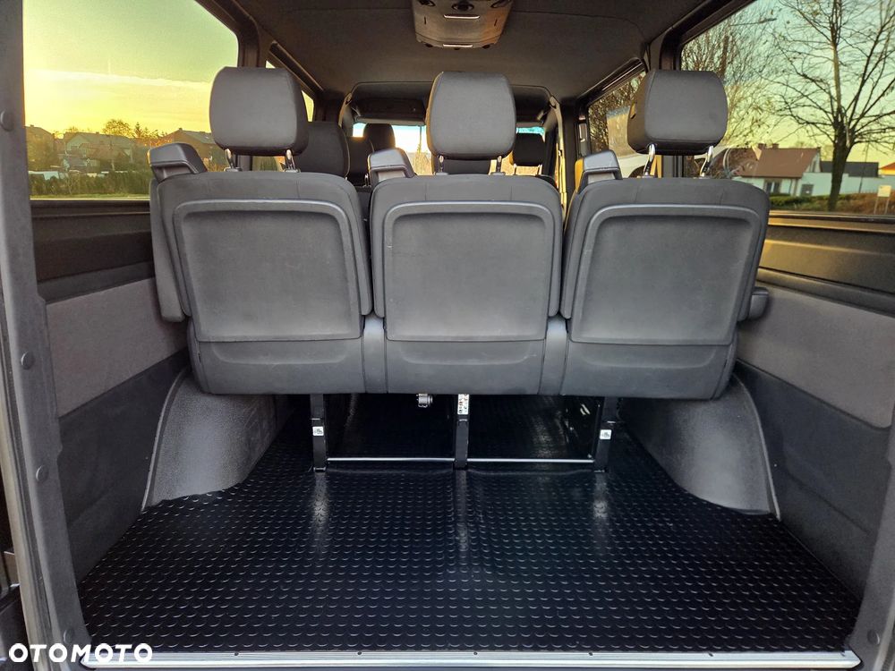 Mercedes-Benz Sprinter - 14