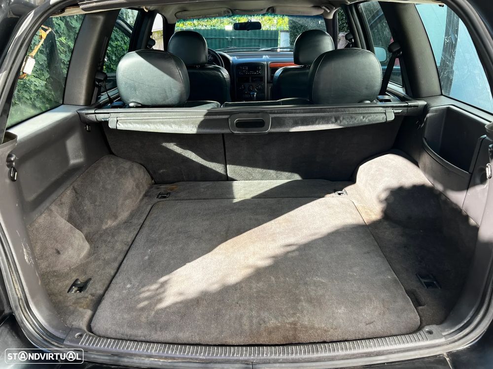 Jeep Grand Cherokee 3.1 TD Laredo - 16