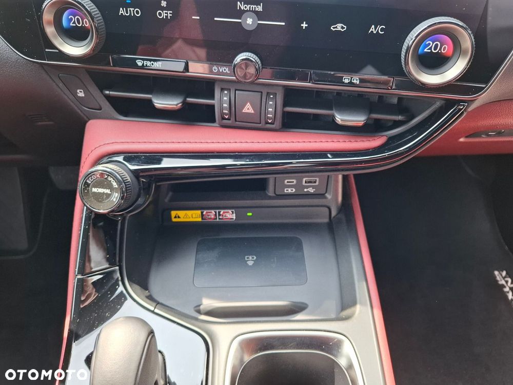 Lexus NX 350h Omotenashi AWD - 32