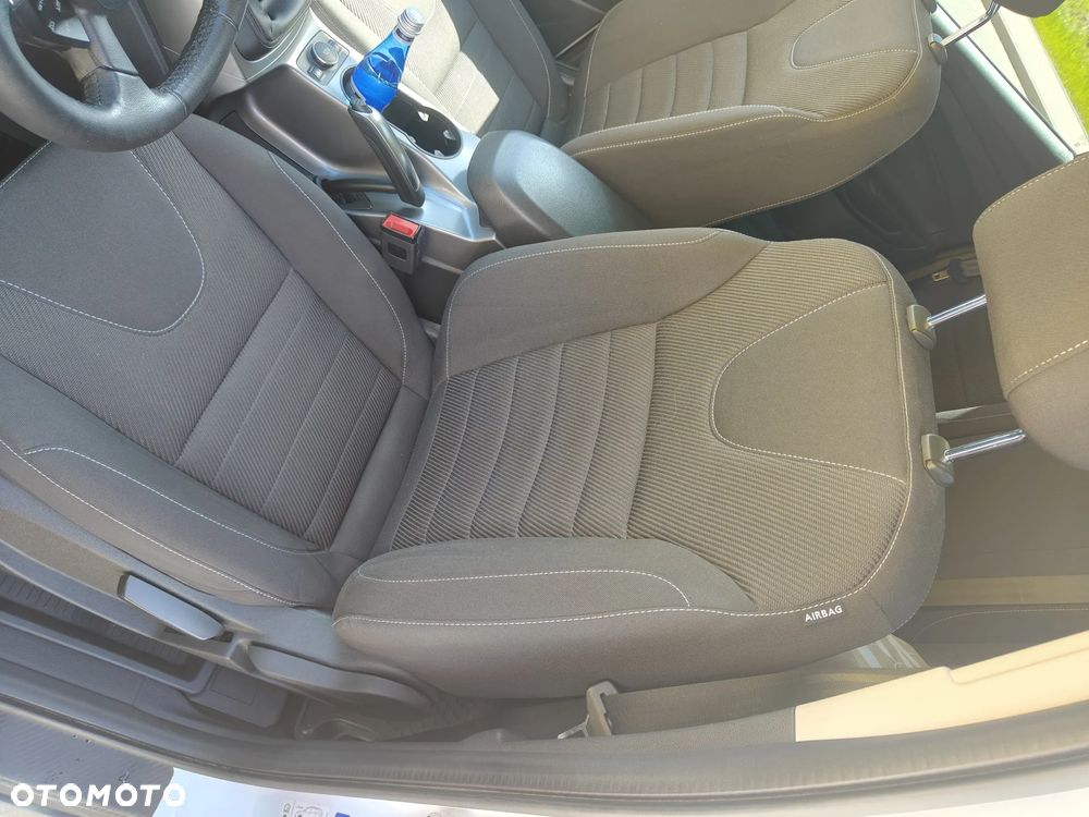 Ford Kuga 1.5 EcoBoost 2x4 Trend - 23