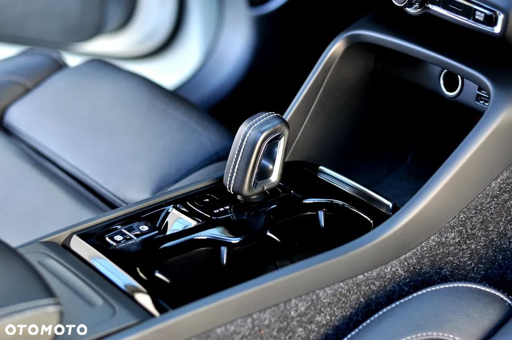 Volvo XC 40 T3 Geartronic RDesign - 15