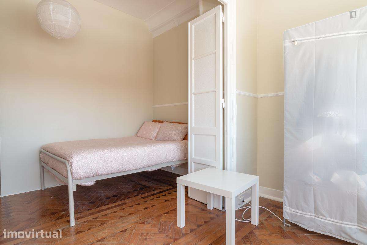 Quarto - localizado em Intendente Lisbon - Grande imagem: 2/19