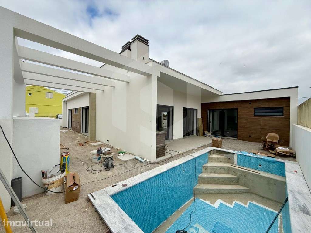 Moradia Isolada T4 , 2 suites, piscina, acabamentos Premium - Grande imagem: 2/28