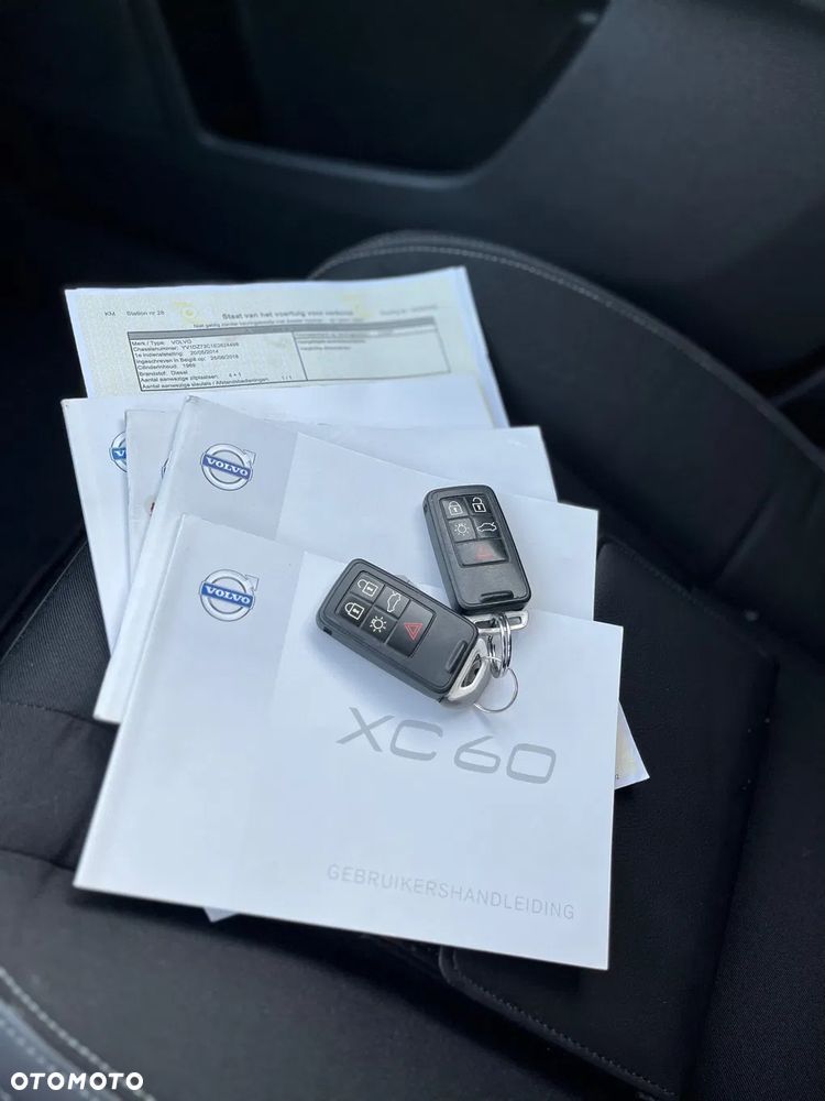 Volvo XC 60 D4 Momentum - 35