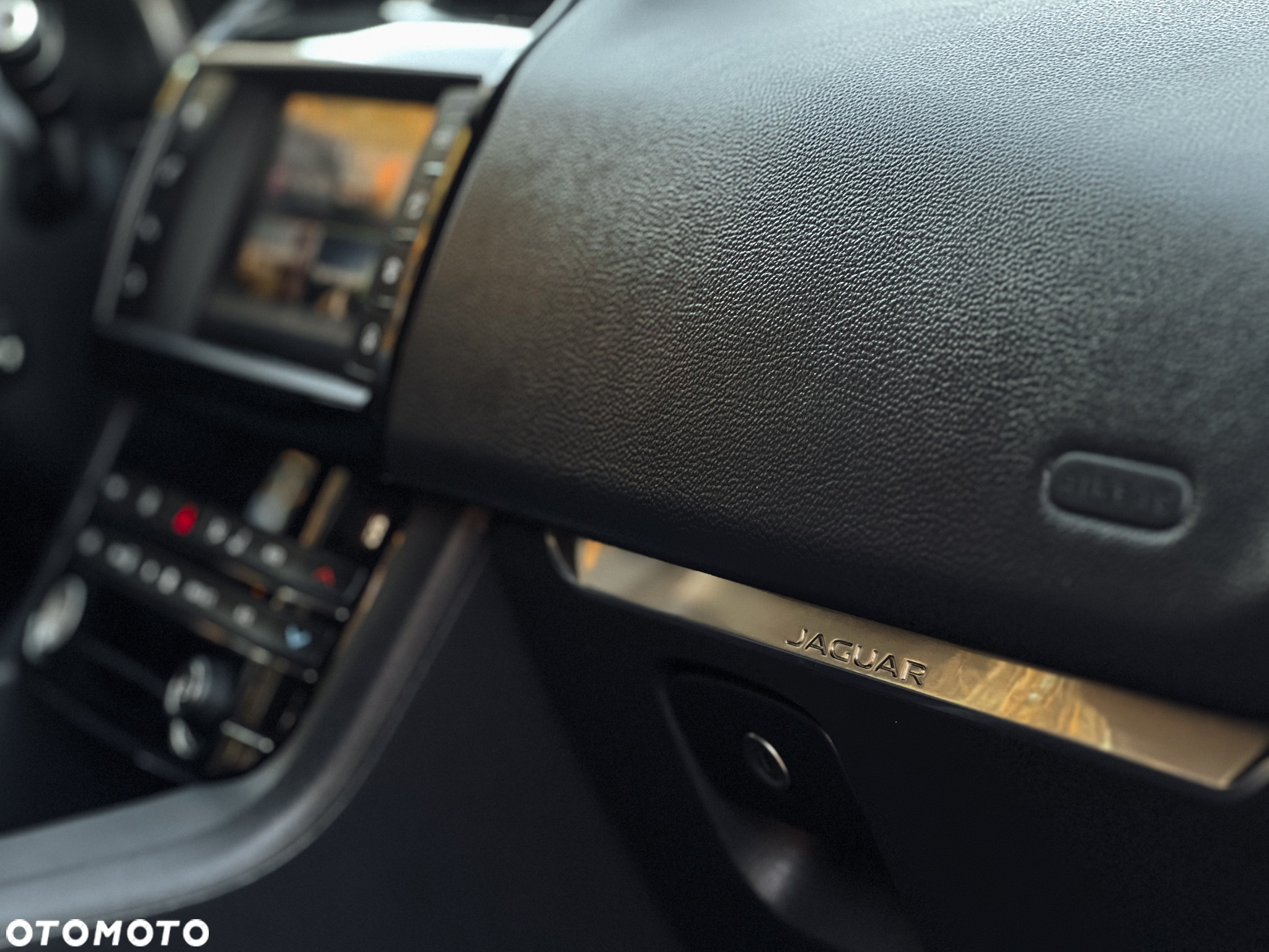 Jaguar F-Pace 20d AWD Prestige - 28