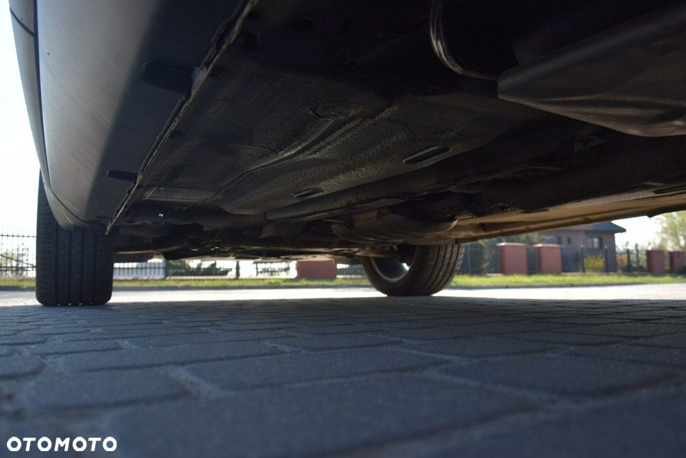 Ford Kuga 2.0 TDCi 4x4 Titanium - 38