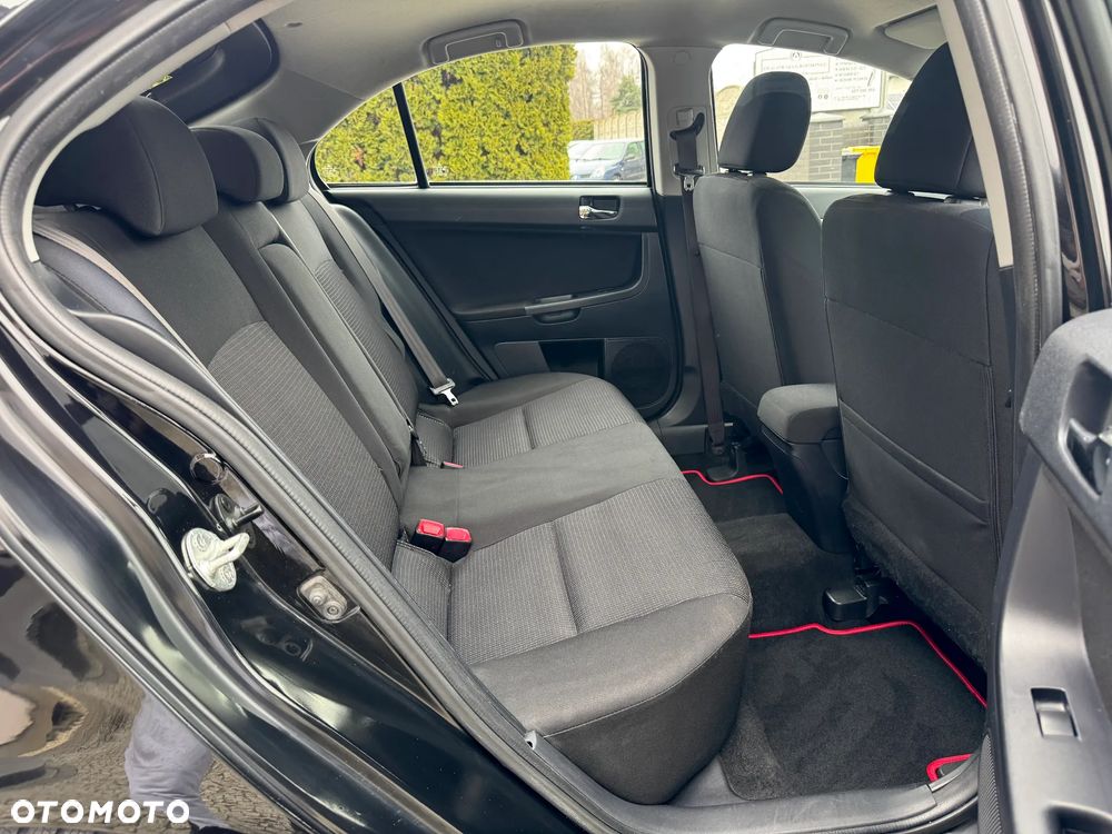 Mitsubishi Lancer 1.8 DI-D+ ClearTec Intense - 31