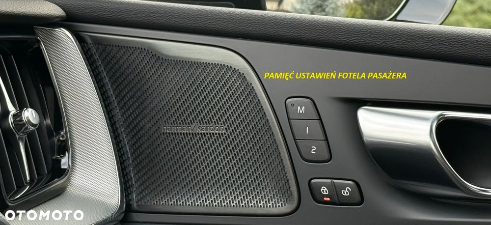 Volvo XC 60 B4 D AWD Plus Dark - 12