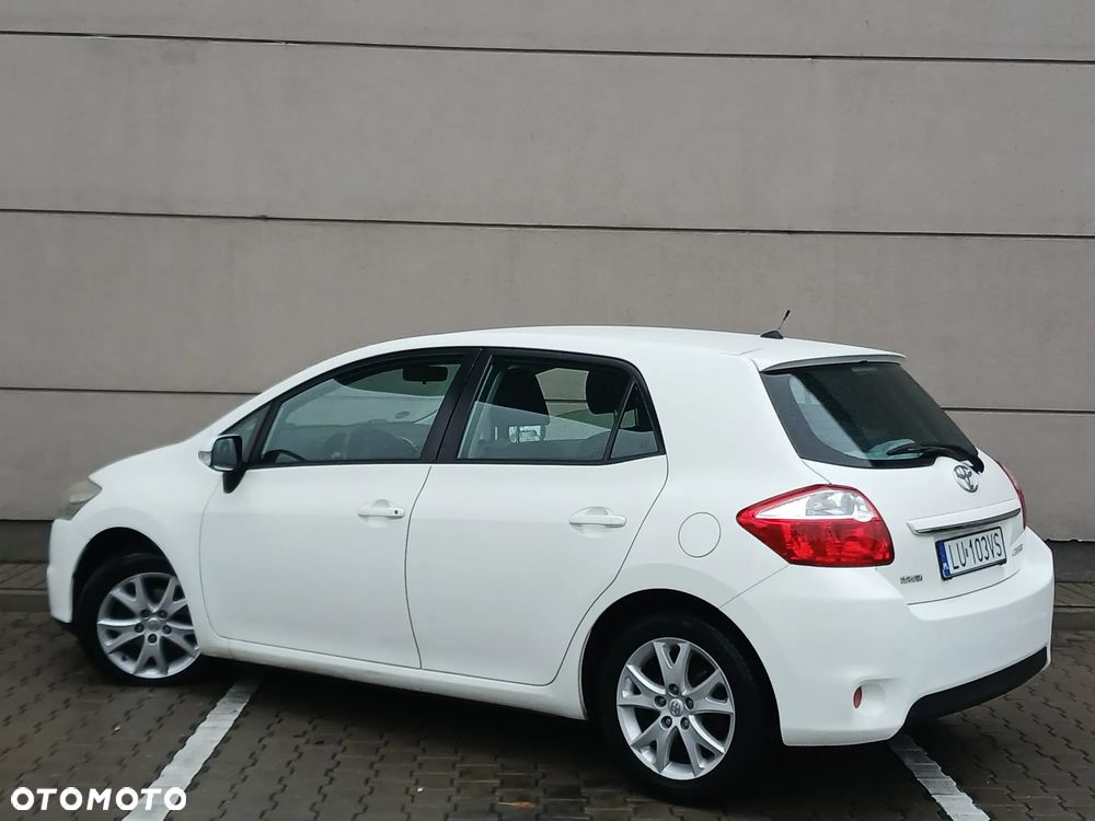Toyota Auris - 11