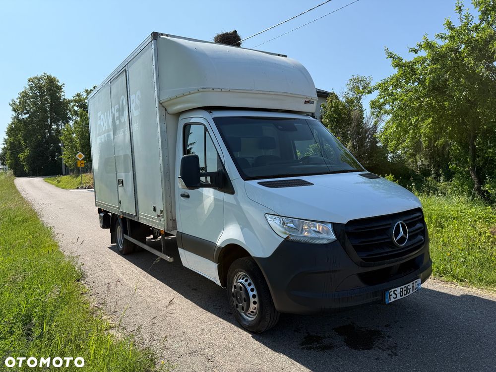 Mercedes-Benz Sprinter - 2